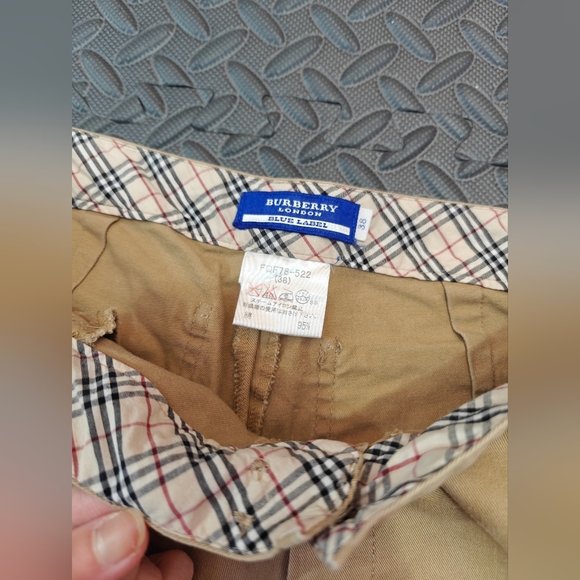 HURRY!! STORE CLOSE THIS WEEK!! Burberry Capri pants xs - Picture 2 of 4